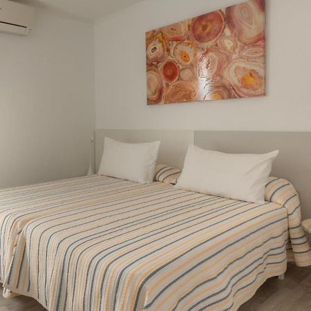 Apartamento 1 Habitacion A 10 M De La Playa, Am Rentals โปเญนซา ภายนอก รูปภาพ